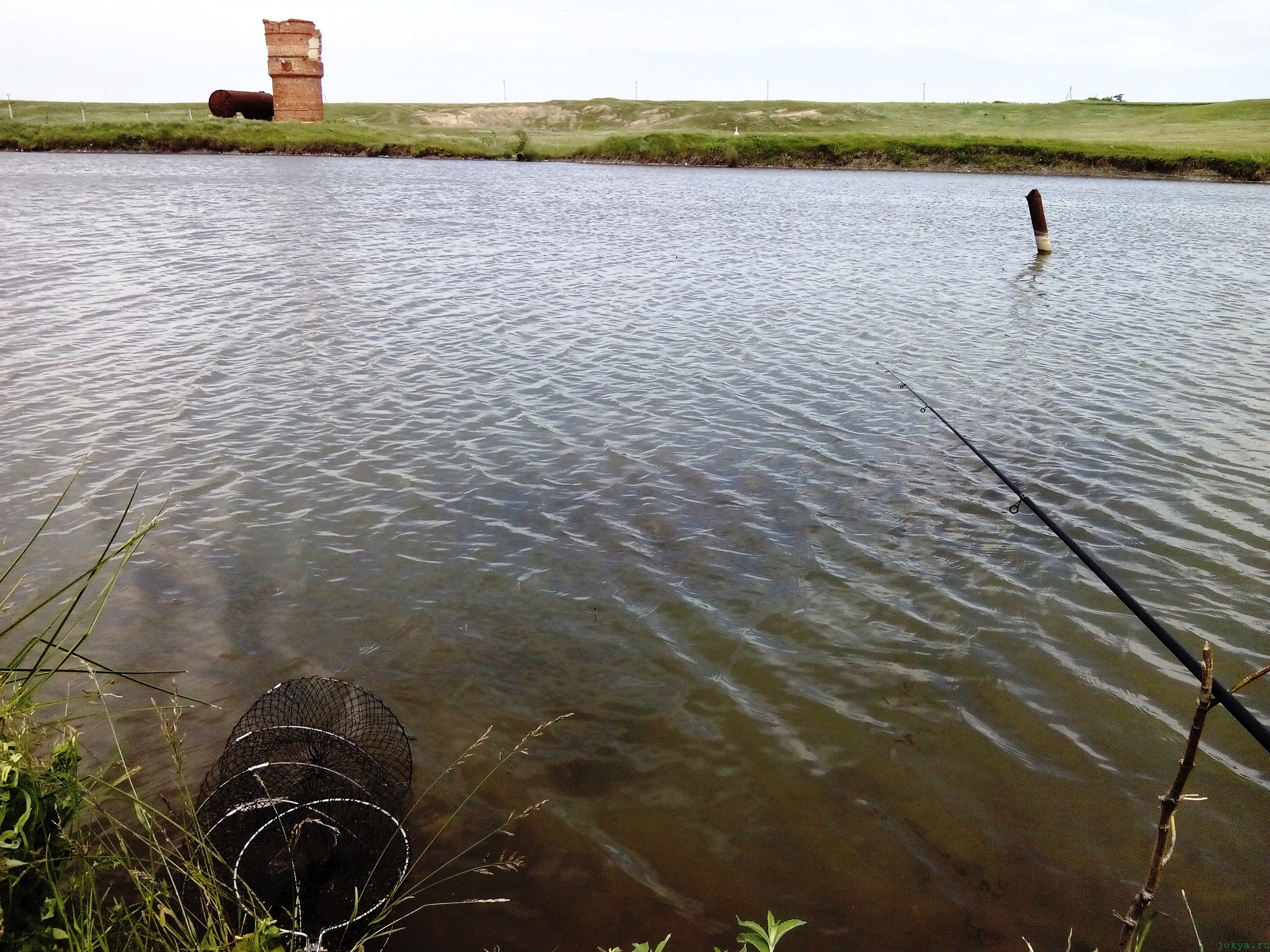 Бурчек: водоемный пруд в кирпичном возле башни фото заметка о Крыме jokya.ru