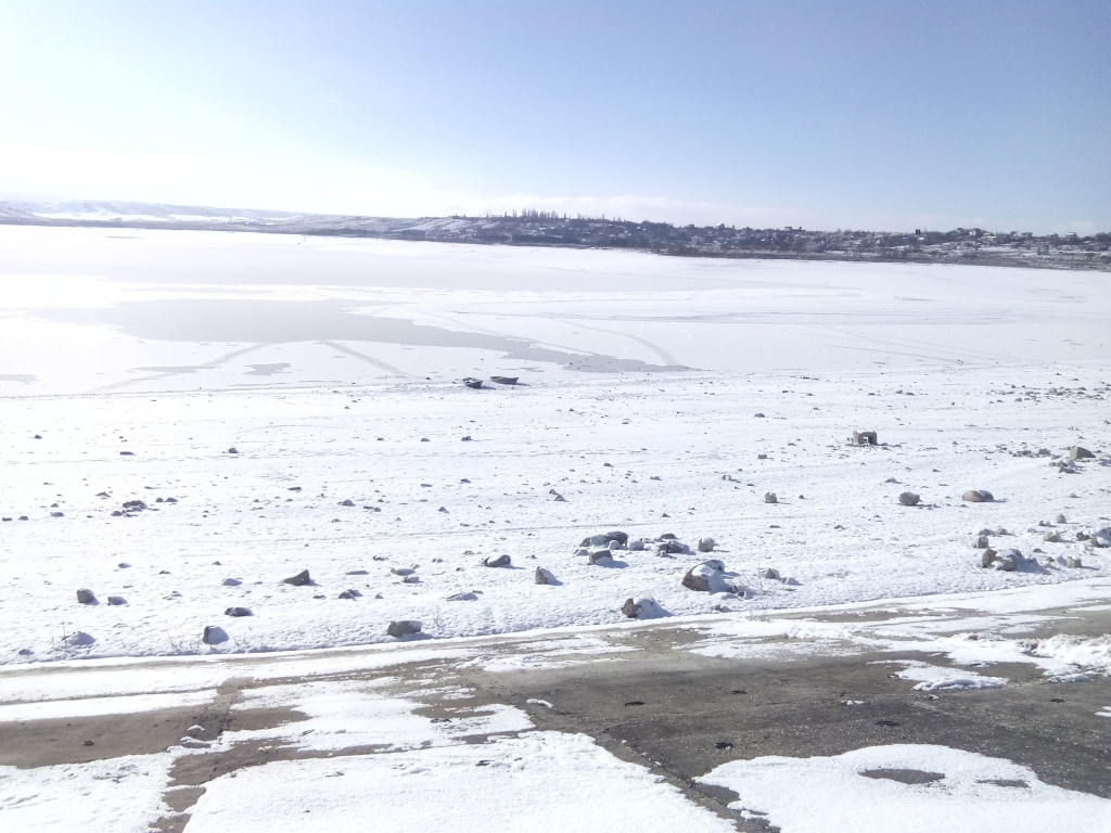 Лед стал на водоеме: на Тайгане и на Белогорском водохранилище фото сюжет от jokya.ru 