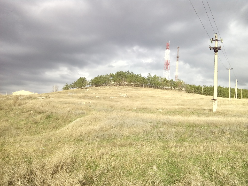 Могильный холм в Белогорске фото сюжет от jokya.ru 