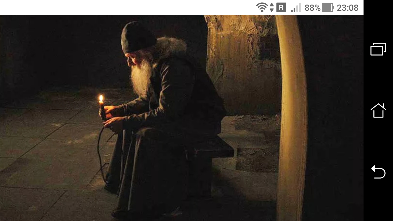 фото - jokya.ru - Человек осознанно приходит к Богу и начинает систематически молиться, посещать божественные службы и исповедоваться